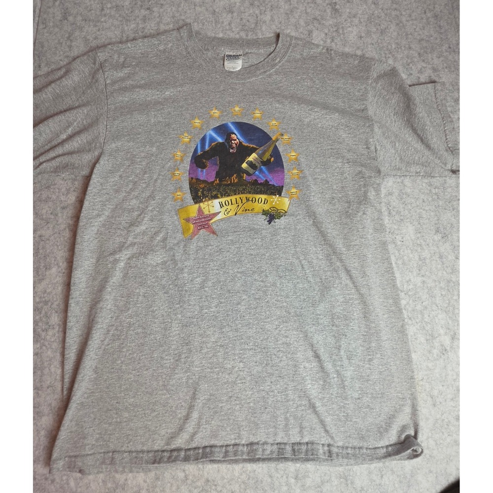 Gildan Hollywood & Vine Giant Ape Monster Wine Graphic T-Shirt Gray Large